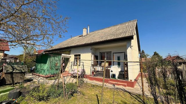Eladó családi ház, Gödön 71.9 M Ft, 3 szobás