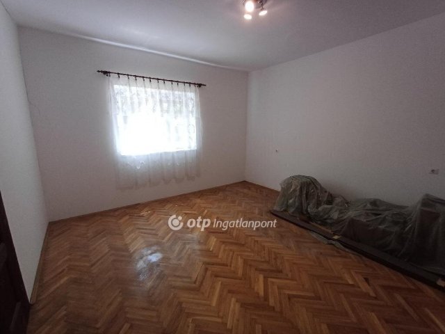 Eladó családi ház, Csongrádon 39.9 M Ft, 3 szobás