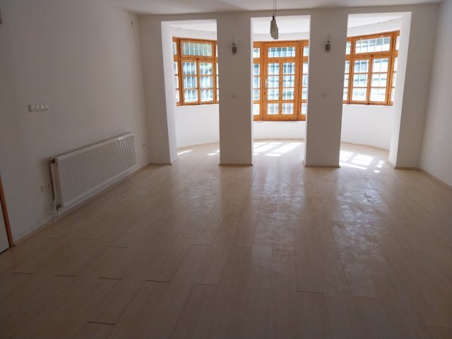 Eladó téglalakás, Budapesten, II. kerületben 89 M Ft, 1 szobás