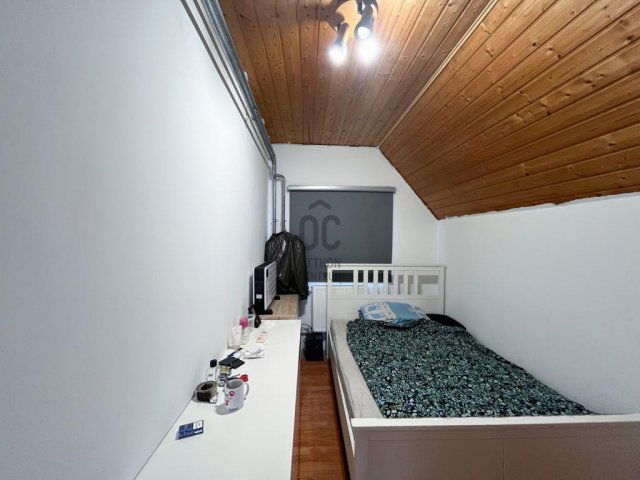 Eladó családi ház, Szigetszentmiklóson 89.9 M Ft, 7 szobás