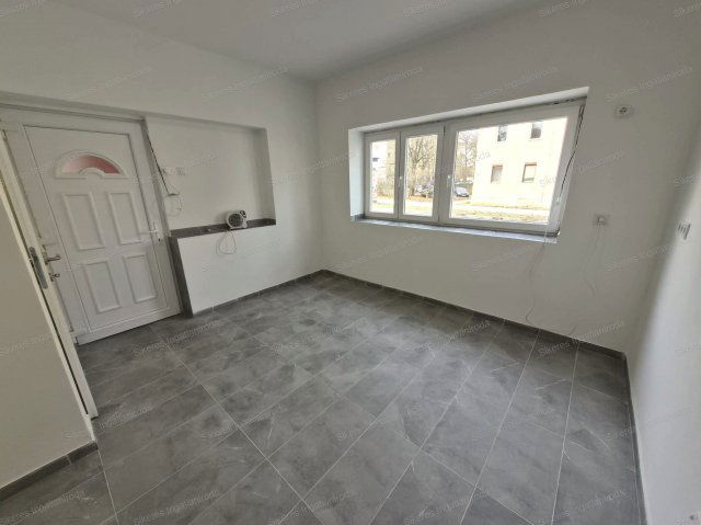 Eladó üzlethelyiség, Tatabányán 18.99 M Ft, 2 szobás