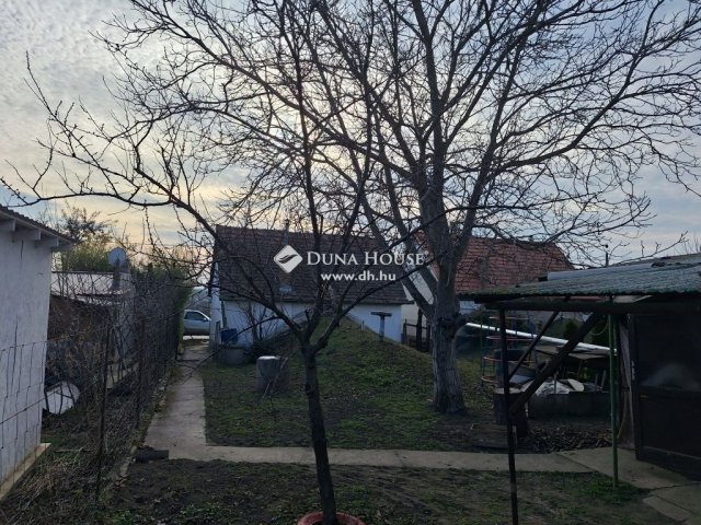 Eladó családi ház, Bicskén 19.5 M Ft, 3 szobás