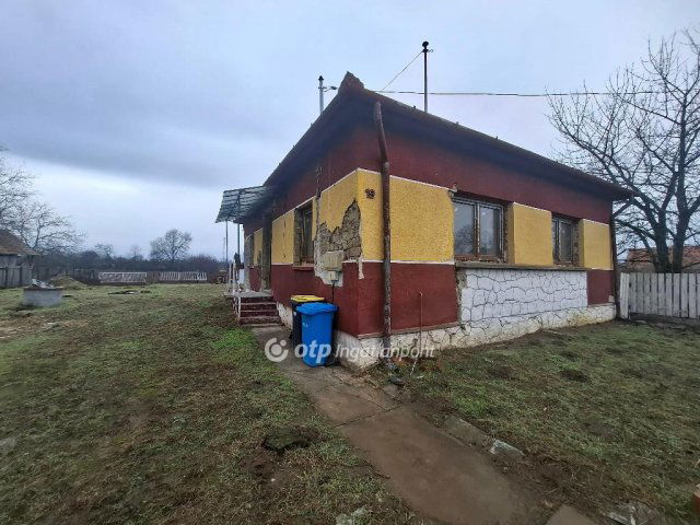 Eladó családi ház, Ártándon 22.9 M Ft, 2 szobás