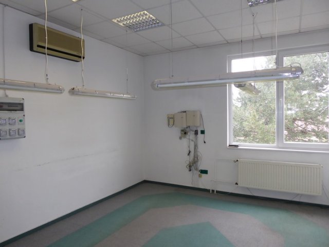 Kiadó ipari ingatlan, Pécsett, Szentlőrinci úton 28 E Ft / hó