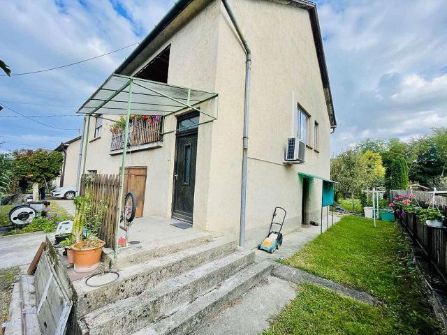 Eladó családi ház, Vácon 84.5 M Ft, 4 szobás
