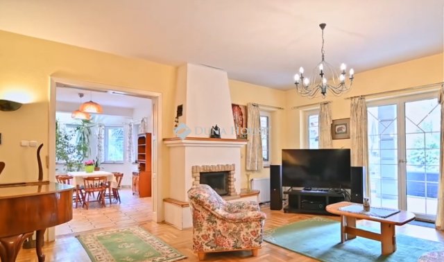 Eladó családi ház, Telkin 590 M Ft, 7 szobás