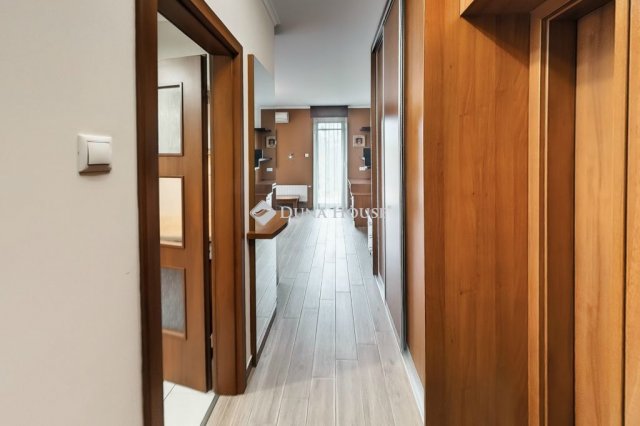 Eladó téglalakás, Kecskeméten 88 M Ft, 3 szobás