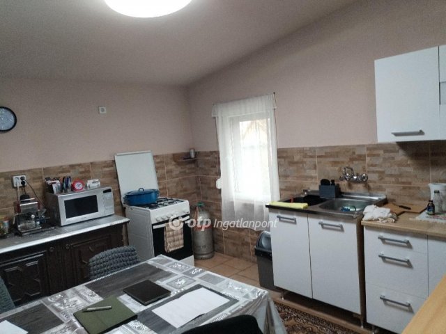 Eladó családi ház, Martonvásáron 75 M Ft, 3 szobás