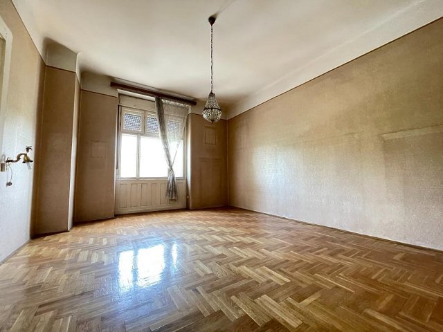 Eladó téglalakás, VII. kerületben, Dózsa György úton