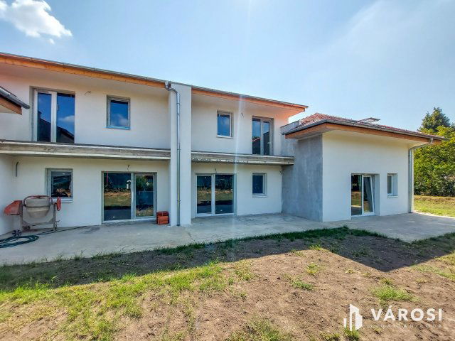 Eladó téglalakás, Velencén 62 M Ft, 4 szobás