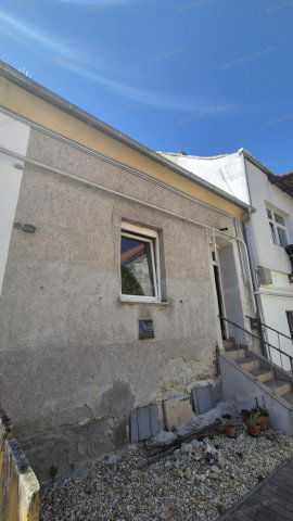 Eladó téglalakás, Sopronban 22 M Ft, 1 szobás