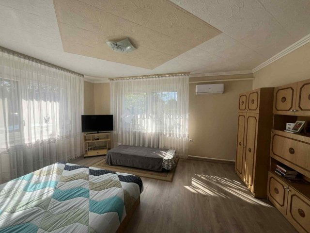 Eladó családi ház, Szigetcsépen 89.9 M Ft, 5 szobás
