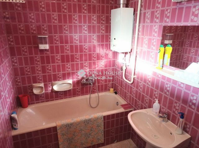 Eladó családi ház, Zalaegerszegen 59.9 M Ft, 5 szobás