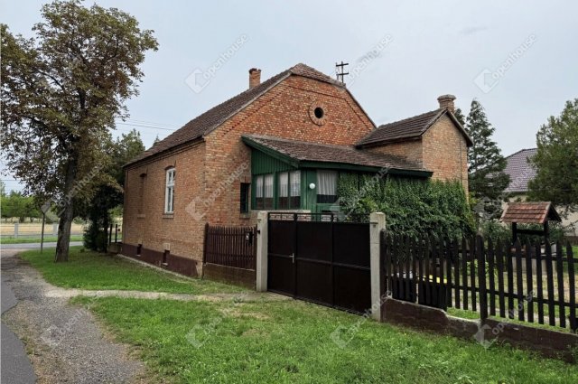 Eladó családi ház, Csapodon 51.9 M Ft, 3 szobás