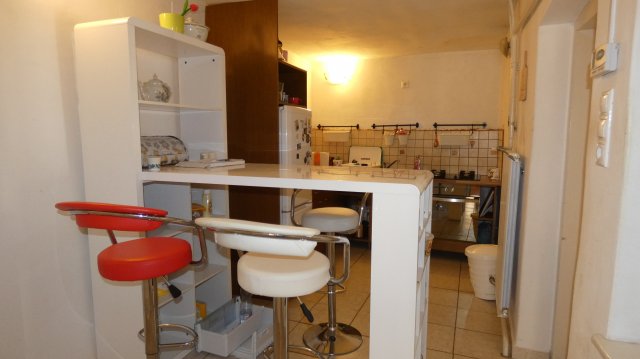 Eladó családi ház, Pécsett 35.9 M Ft, 3 szobás