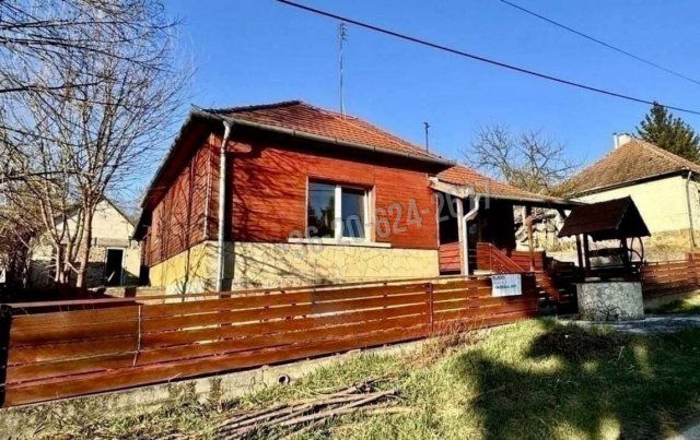 Eladó családi ház, Alsópetényen 31.79 M Ft, 3 szobás