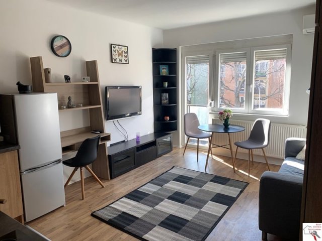 Eladó téglalakás, Pécsett 40.8 M Ft, 1+1 szobás