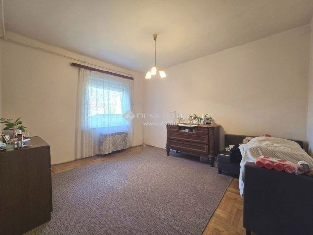 Eladó téglalakás, Budapesten, X. kerületben 38 M Ft, 1 szobás