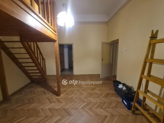 Eladó téglalakás, Egerben 39.9 M Ft, 1 szobás