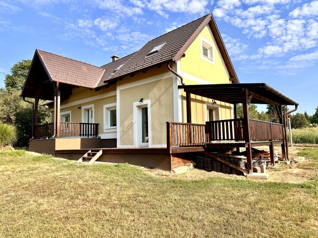 Eladó családi ház, Cserszegtomajon 92 M Ft, 4 szobás