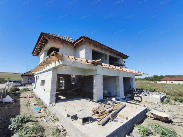 Eladó ikerház, Tárnokon 99.4 M Ft, 5 szobás