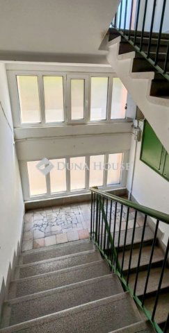 Eladó téglalakás, Kecskeméten 54 M Ft, 3 szobás