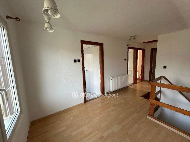Eladó családi ház, Nyíregyházán 59.6 M Ft, 5 szobás