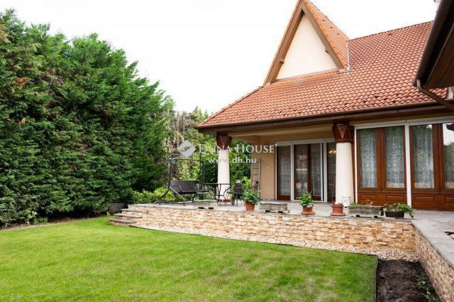 Eladó családi ház, Kecskeméten 248 M Ft, 6 szobás