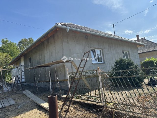 Eladó családi ház, Kajászón 115 M Ft, 2 szobás
