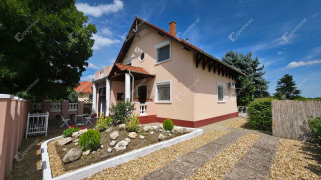Eladó családi ház, Mályin 89.9 M Ft, 4 szobás