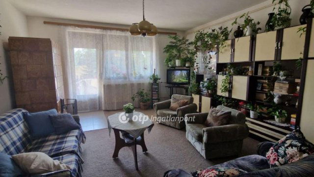 Eladó családi ház, Veszprémben 123 M Ft, 5 szobás