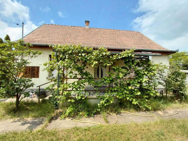 Eladó családi ház, Farmoson 34.9 M Ft, 3 szobás