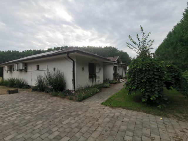 Eladó családi ház, Nyíradonyban 399 M Ft, 8 szobás