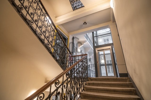 Eladó téglalakás, Budapesten, VI. kerületben 75 M Ft, 2 szobás