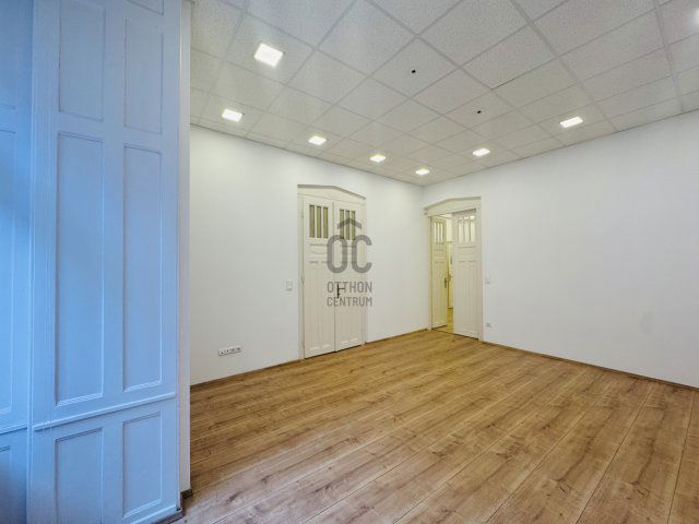 Eladó téglalakás, Budapesten, VI. kerületben 113.4 M Ft