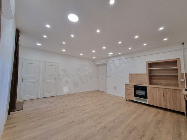 Kiadó téglalakás, albérlet, VIII. kerületben, Vajda Péter utcában