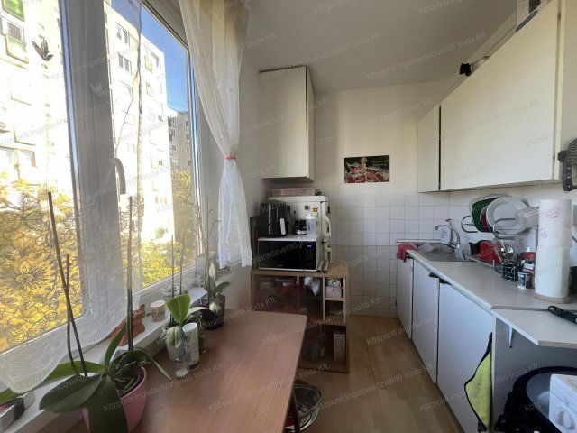 Eladó panellakás, Tatabányán 52.5 M Ft, 4 szobás