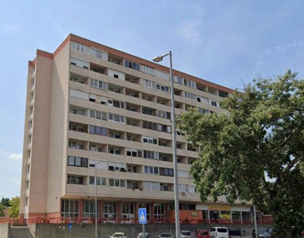 Eladó panellakás, Székesfehérvárott 35 M Ft, 2 szobás