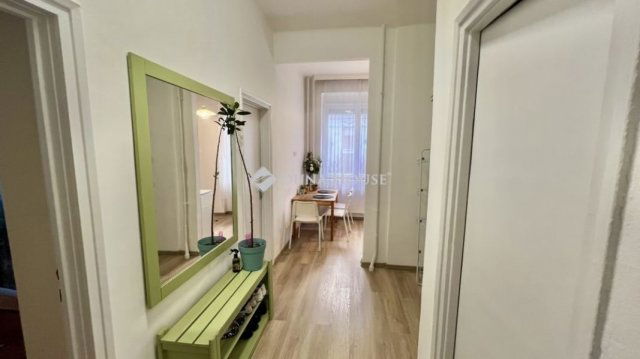 Eladó téglalakás, Budapesten, V. kerületben 108 M Ft, 2 szobás