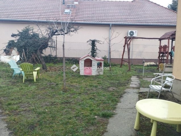 Eladó családi ház, Székesfehérvárott 74 M Ft, 3 szobás