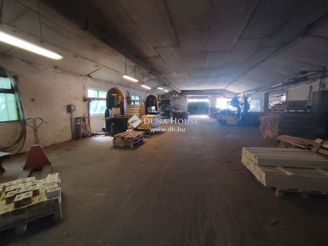 Eladó ipari ingatlan, Nagykőrösön 190 M Ft