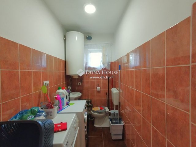 Eladó családi ház, Szombathelyen 130 M Ft, 4 szobás