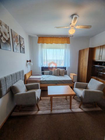 Kiadó panellakás, albérlet, Pécsett 150 E Ft / hó, 2 szobás