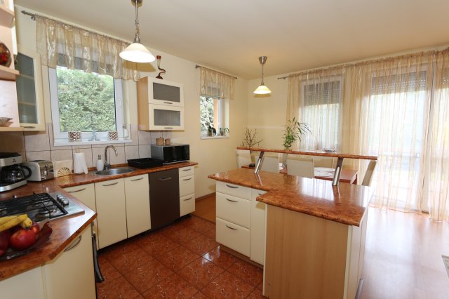 Eladó ikerház, Kistarcsán 119.9 M Ft, 4 szobás