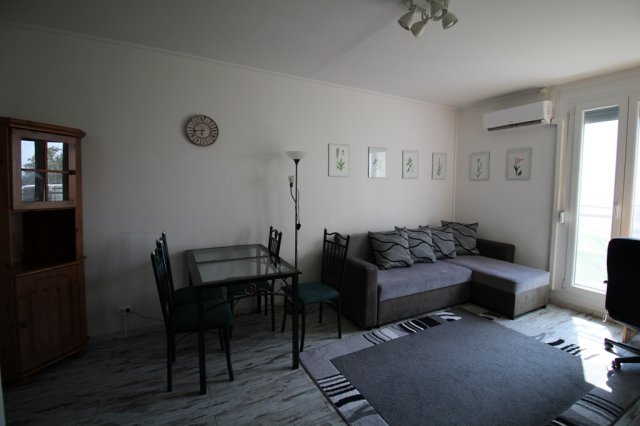 Kiadó panellakás, albérlet, Pécsett, Szigeti úton 160 E Ft / hó