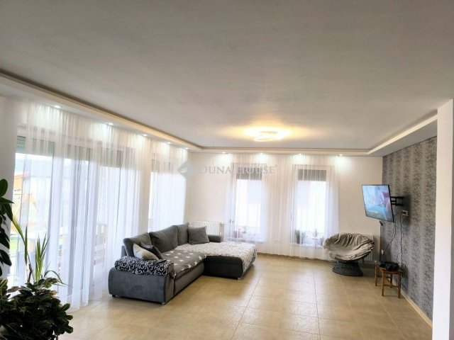 Eladó családi ház, Szombathelyen 159 M Ft, 4 szobás