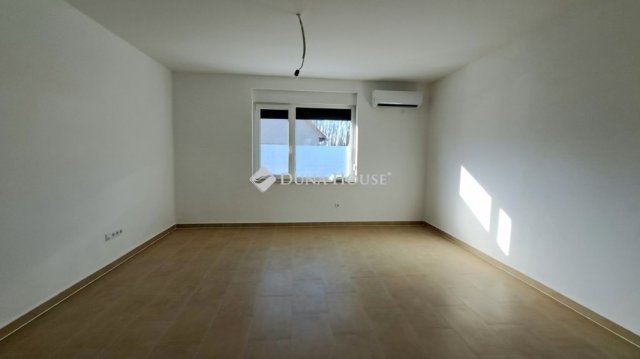 Eladó családi ház, Töttösön 55.9 M Ft, 4 szobás