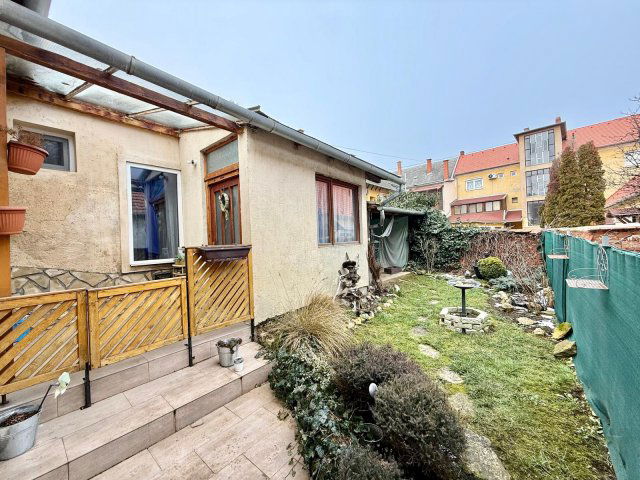 Eladó téglalakás, Sárváron 31.5 M Ft, 3 szobás