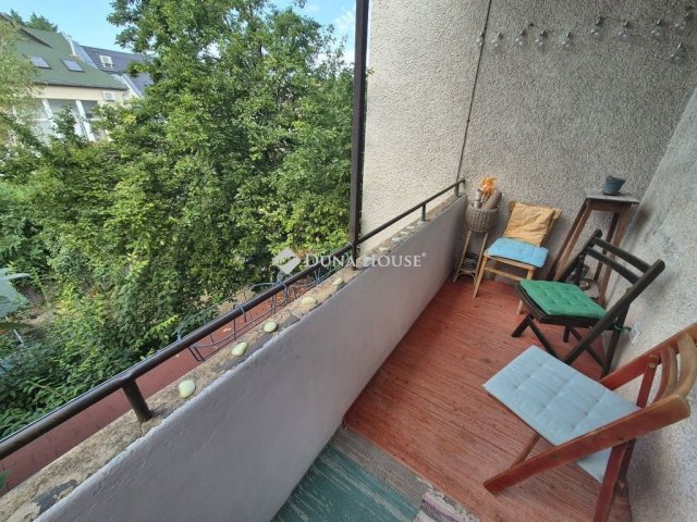 Eladó téglalakás, Pécsett 99 M Ft, 3 szobás