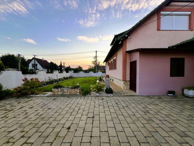 Eladó családi ház, Kozármislenyen 128.5 M Ft, 5 szobás